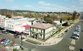 The Bank Guesthouse Glen Innes